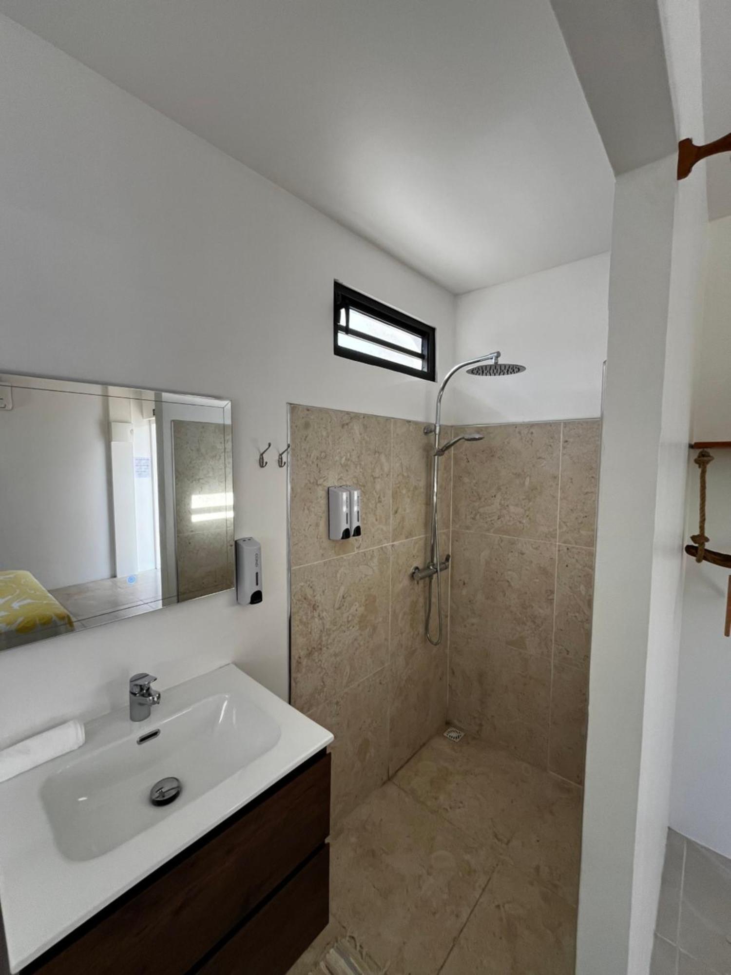 Moorea Chill And Beach Lodge Teavaro Экстерьер фото